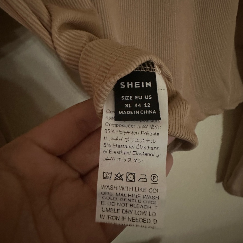 SHEIN long sleeve crop top - Picture 2 of 3